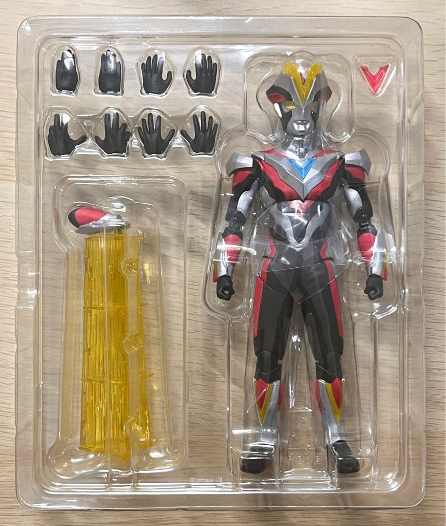 S.H.Figuartsウルトラマンギンガ+ ビクトリー・ニュージェネスターズ版