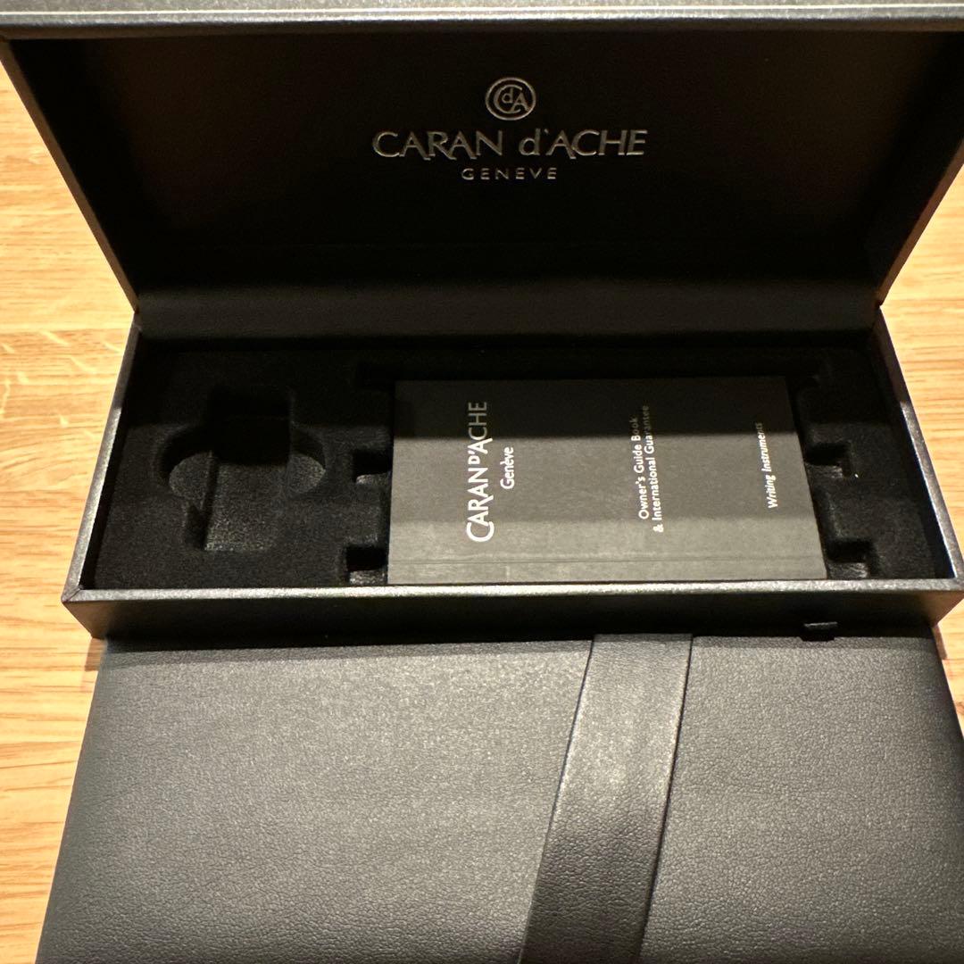 PATEK PHILIPPE × CARAN d'ACHEコラボボールペン