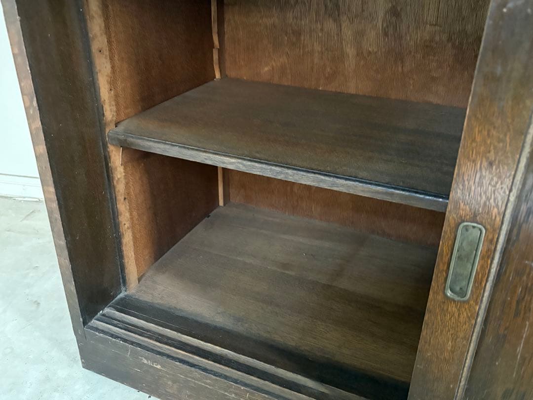 木製キャビネット ダークブラウン ガラス扉 本棚 アンティーク