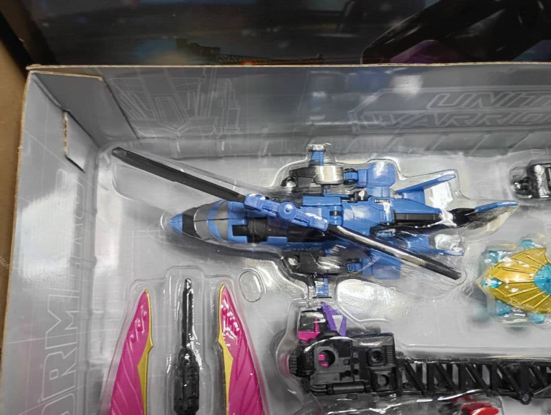 超激レア!中古品トランスフォーマー ウーマンデストロン合体女兵士メガトロニア