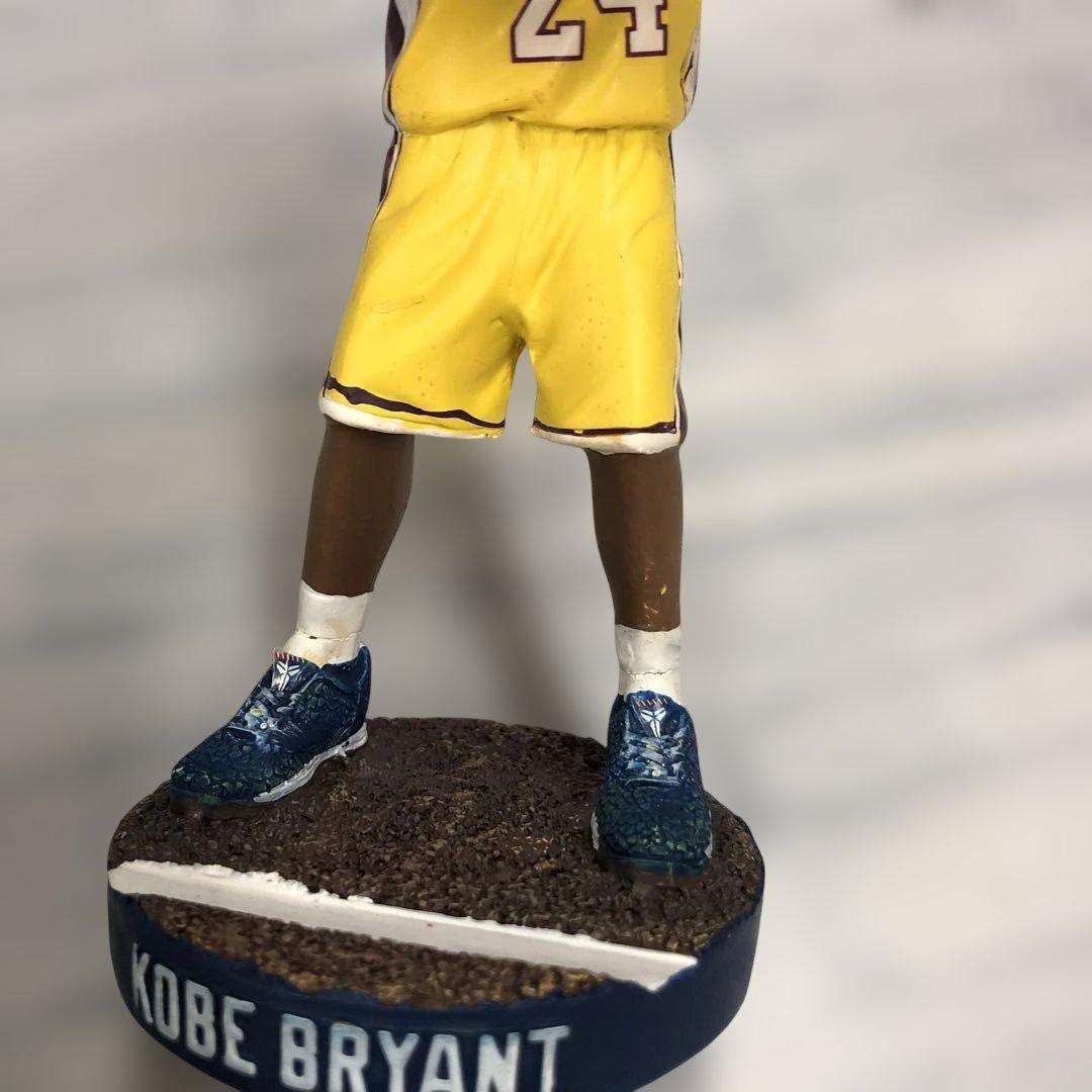 s02 【非売品】LAドジャース8/8記念品 コービーブライアント　ボブルヘッド