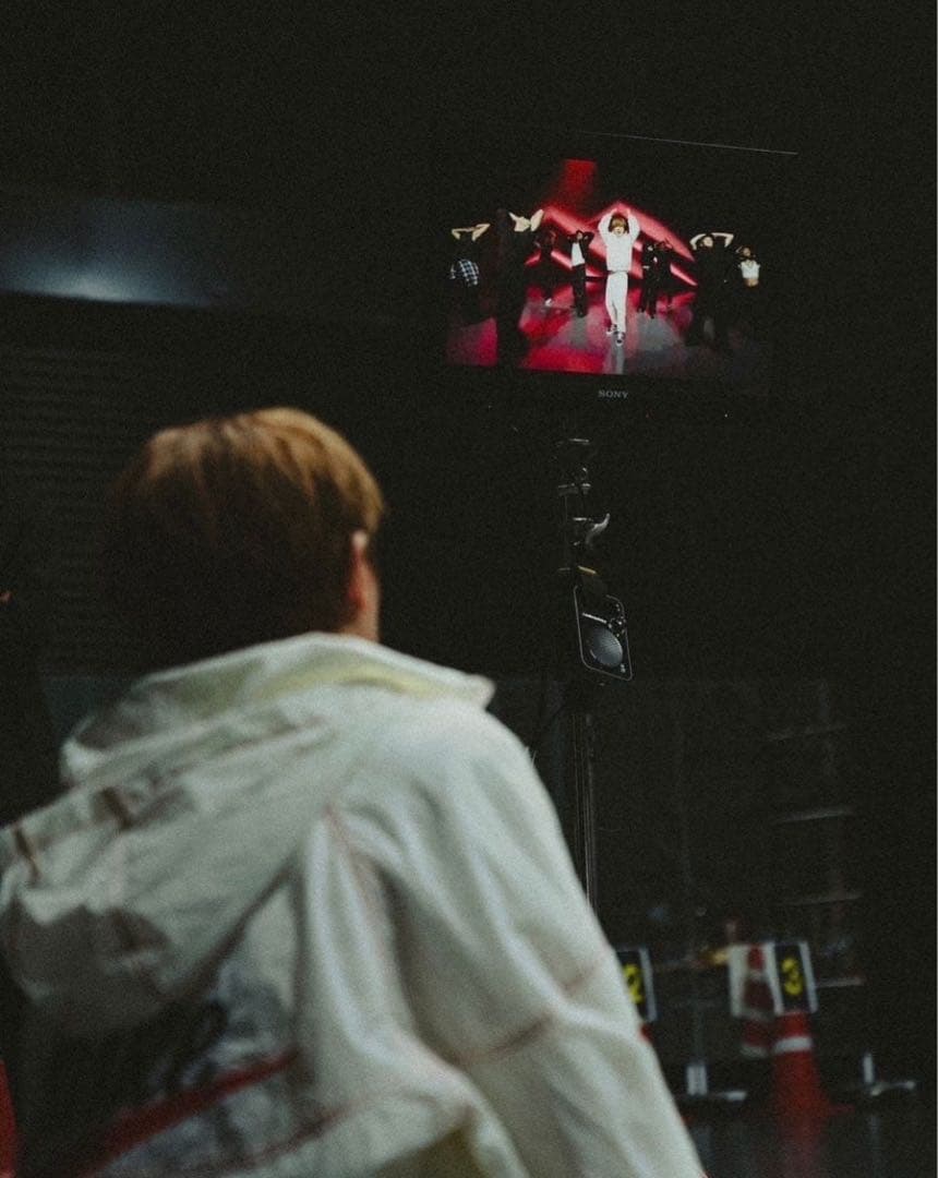 ナイキ　NIKE ランニングウィンドブレーカー Nissy 西島隆弘