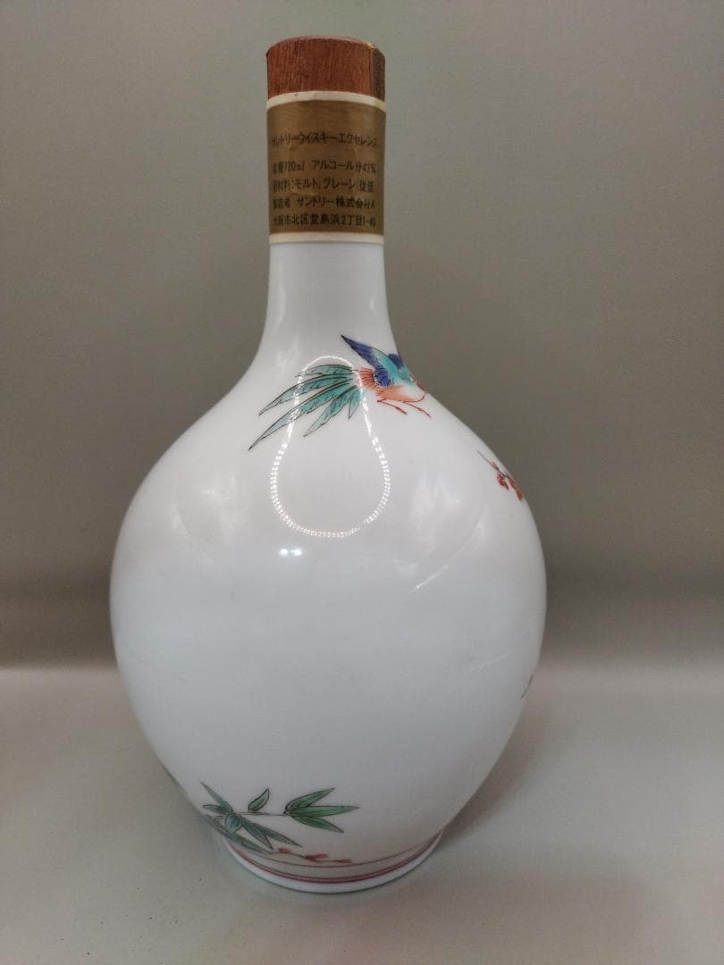 未開栓 サントリー ウイスキー 特級 有田焼ボトル 錦鶏菊梅竹文 重量1168g