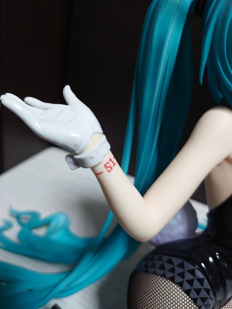 初音ミクバニーVer. Art by 三目YYB 1/4Scale Figure