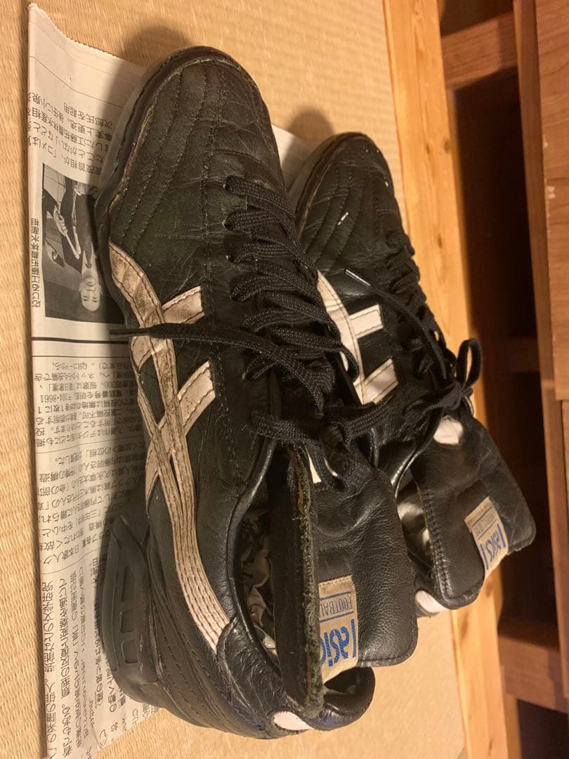 アシックスサッカーシューズ