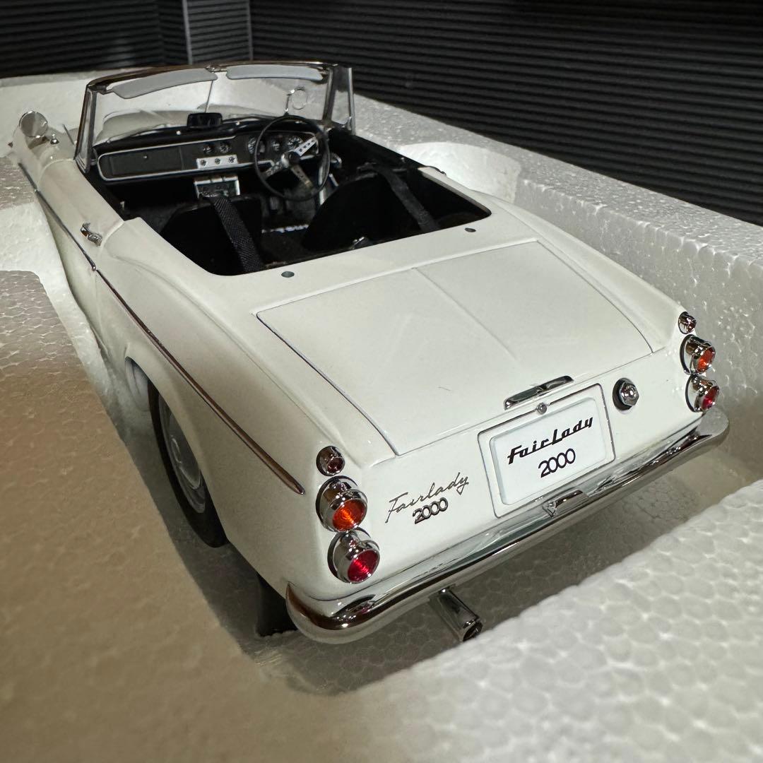 未展示品 オートアート 1/18 ダットサン フェアレディ 2000 SR311