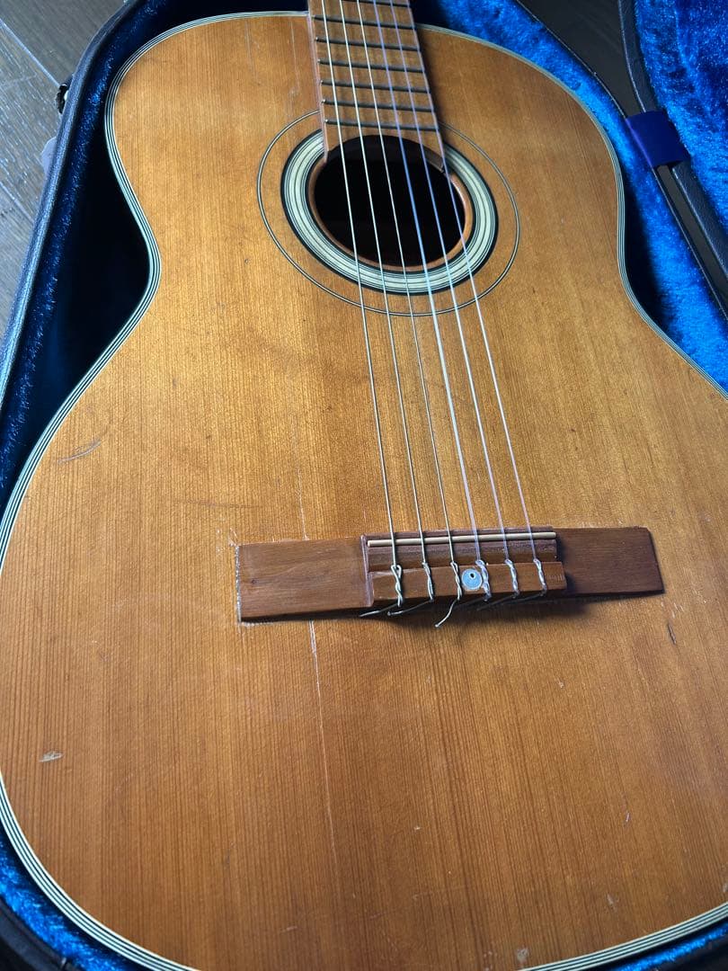 ヤマハ　Dynamic ギターNo.20. 茶系ハードケース付