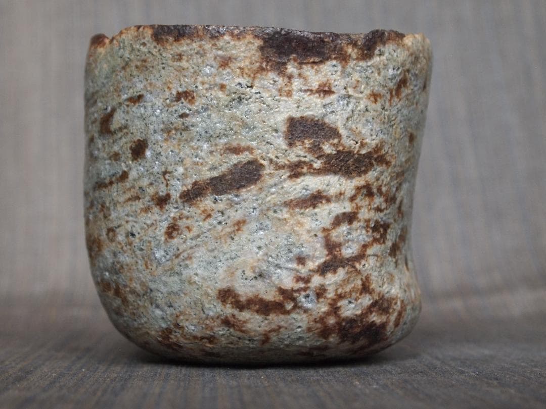 希少作★隠崎隆一【師：人間国宝　伊勢崎淳】備前《練り込み窯変》茶碗★共箱