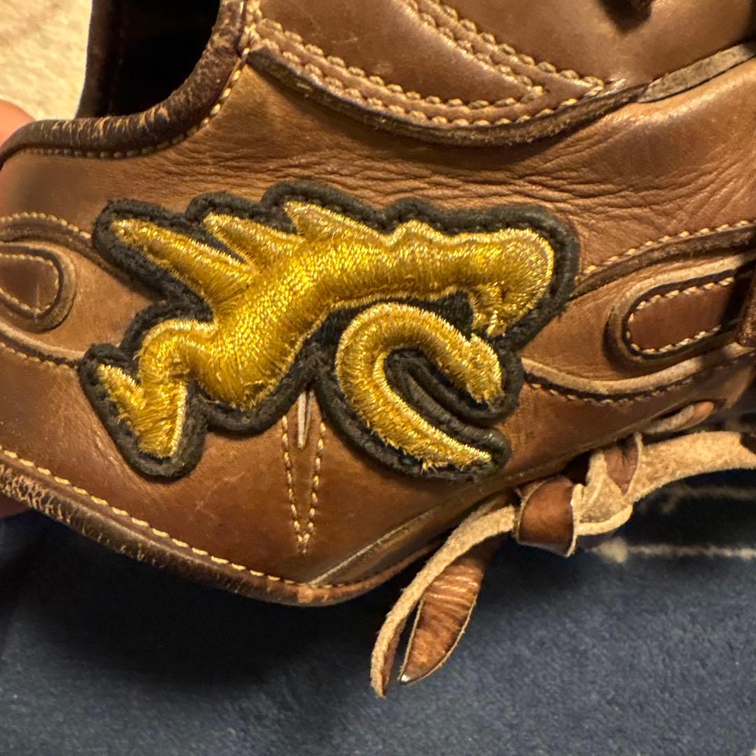 硬式野球グローブ レザー トカゲ刺繍