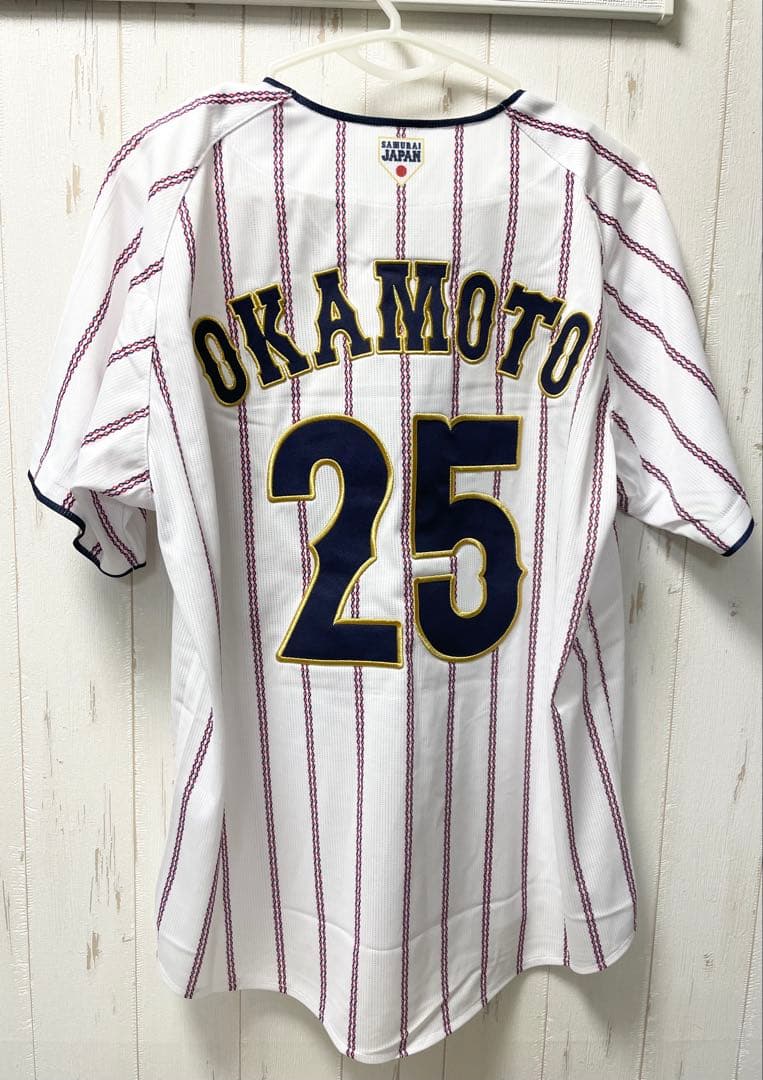 2025年11月侍ジャパン選手名入りレプリカユニフォーム(ホーム)岡本和真