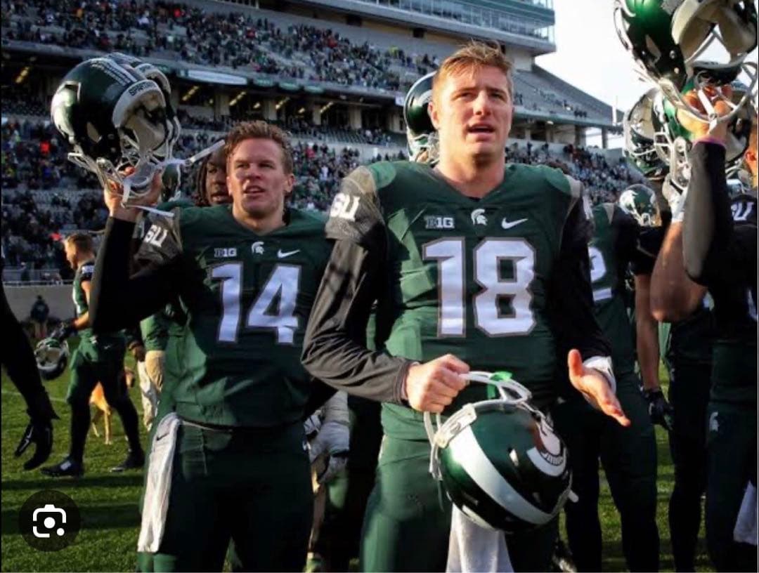 アメリカンフットボールユニフォーム　ミシガンst