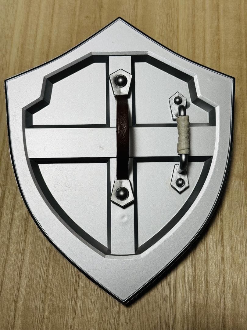 24cmハイリアの盾 ゼルダの伝説 ミニ武器 キーホルダー アクセサリ