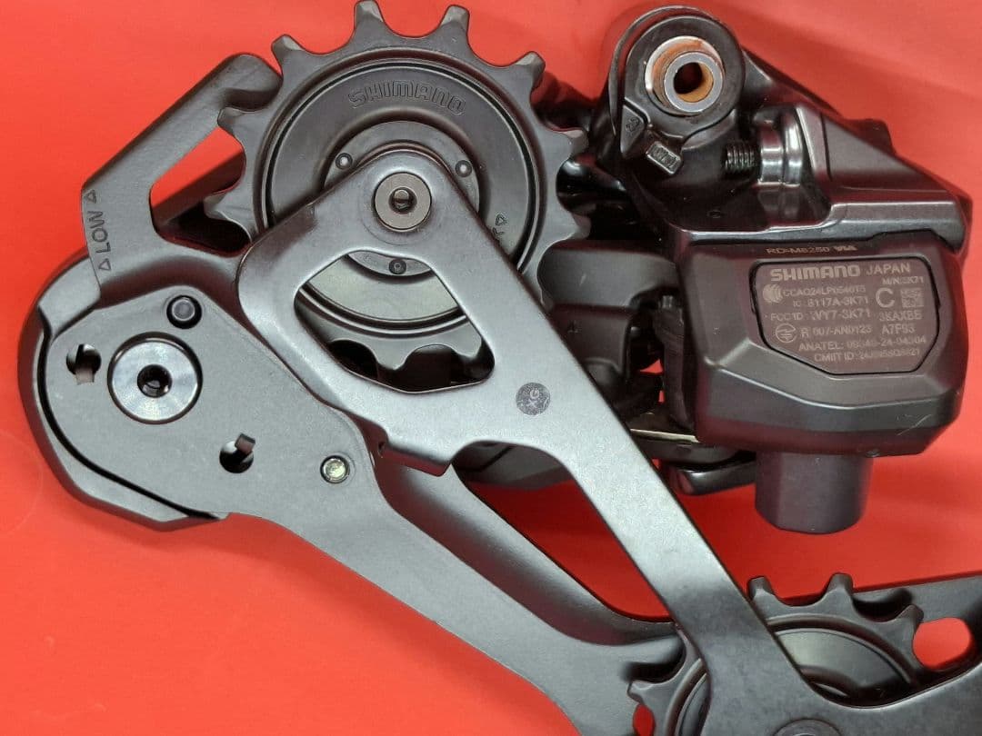 SHIMANO XT M8250-SGS Di2 無線式電動リアディレイラー