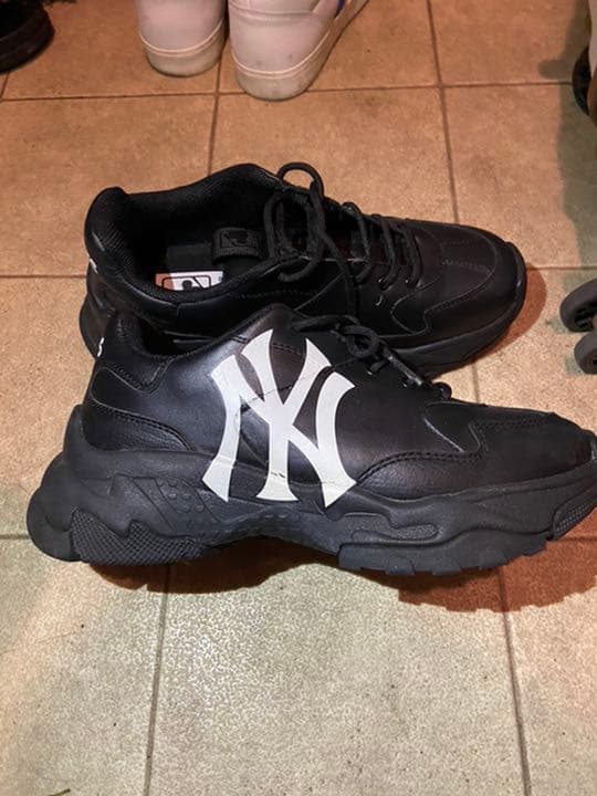 MLB Yankees スニーカー