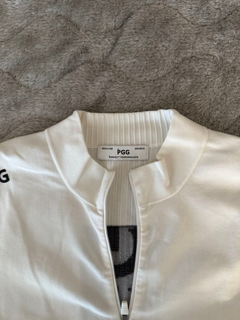 PGG ハーフジップ ホワイトシャツ