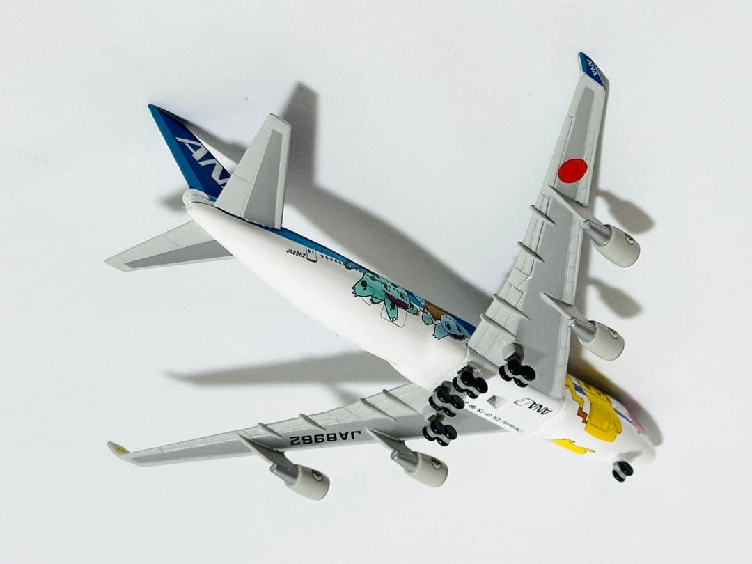 全日空商事 ANAポケモンジェット B747-400 NH50008