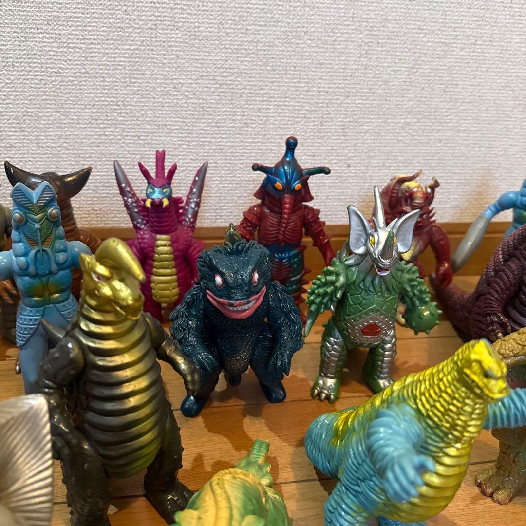 バンダイ　怪獣ソフビ　20体
