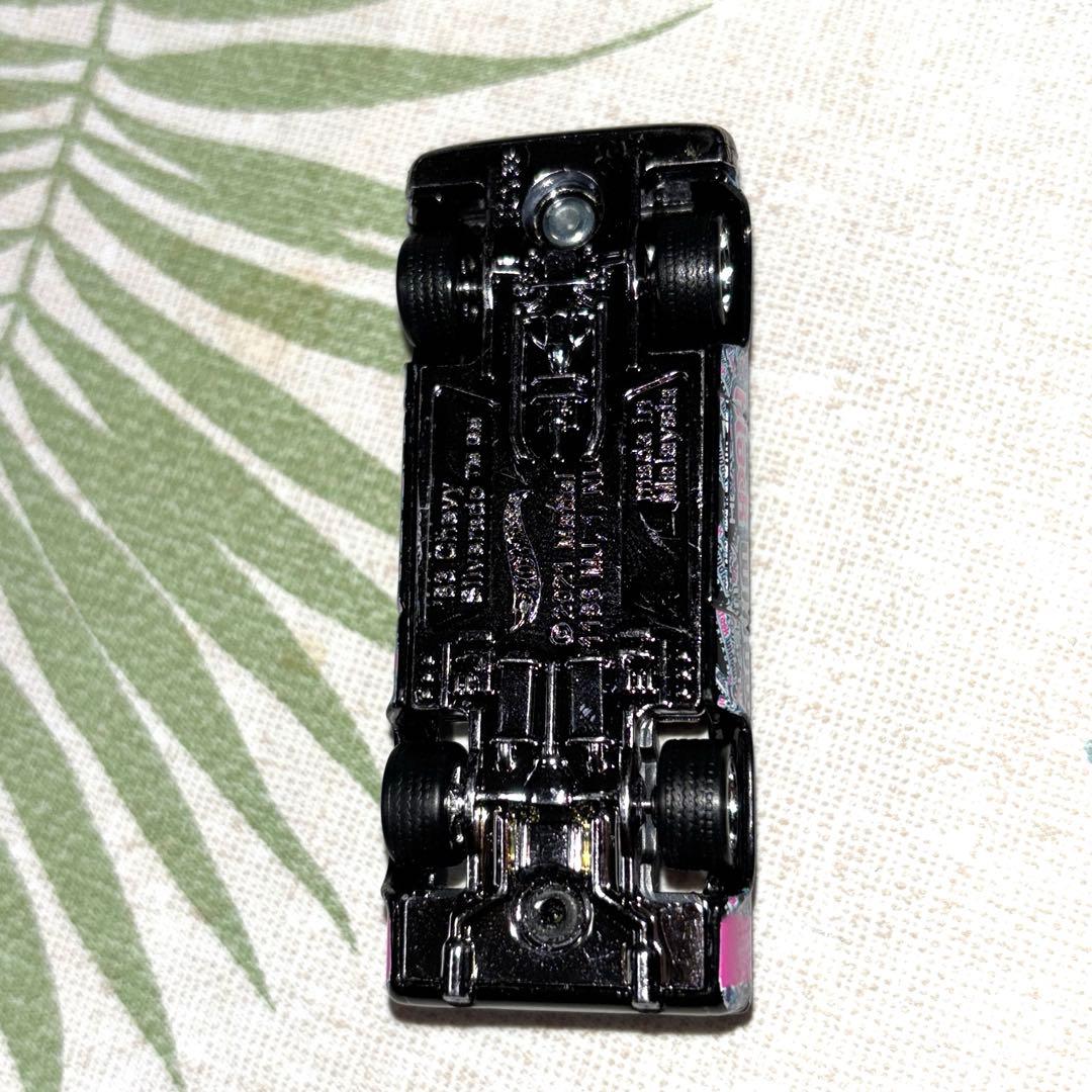 ミニカー Hotwheels 83 Chevy Silverado