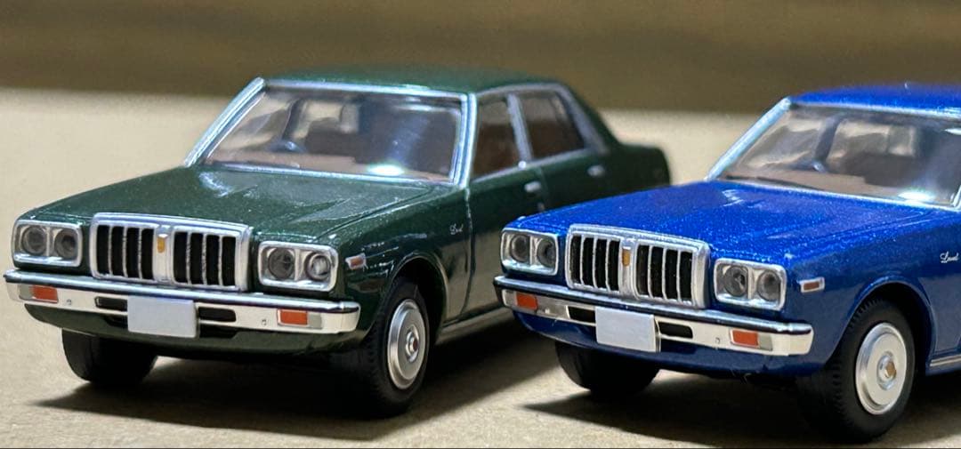 トミカリミテッドヴィンテージネオ ニッサン ローレル 2台セット