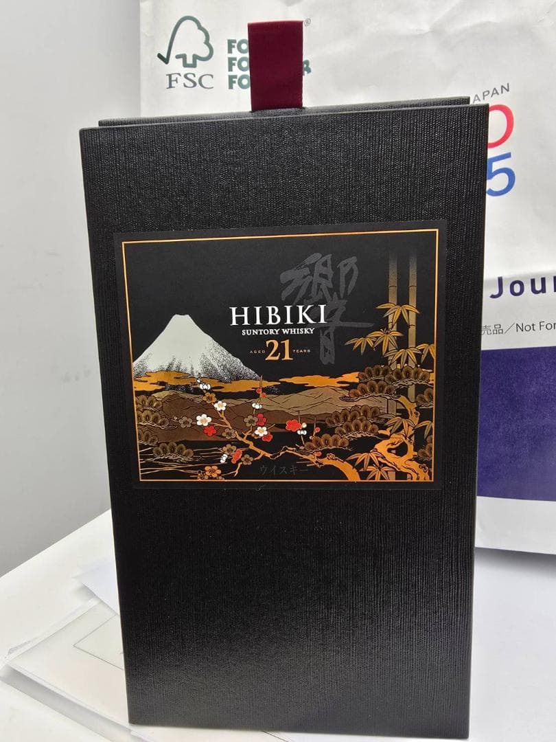 ［新品] サントリー 響 21年 意匠ボトル 花鳥風月 700ｍl