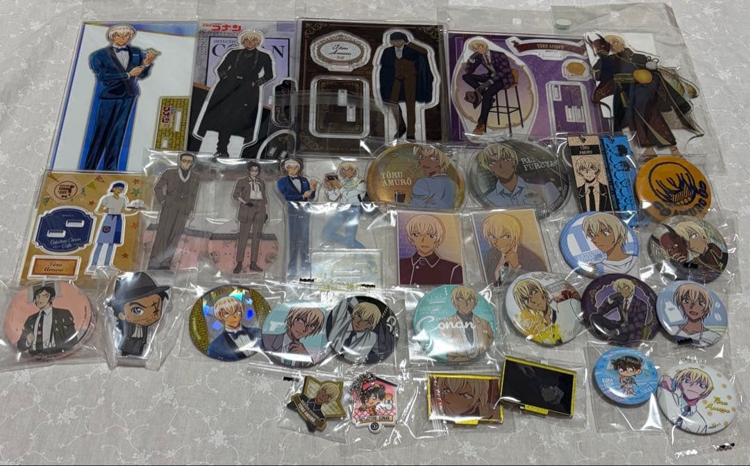 名探偵コナン 缶バッジ アクリルスタンド キーホルダー まとめ売り 300個以上