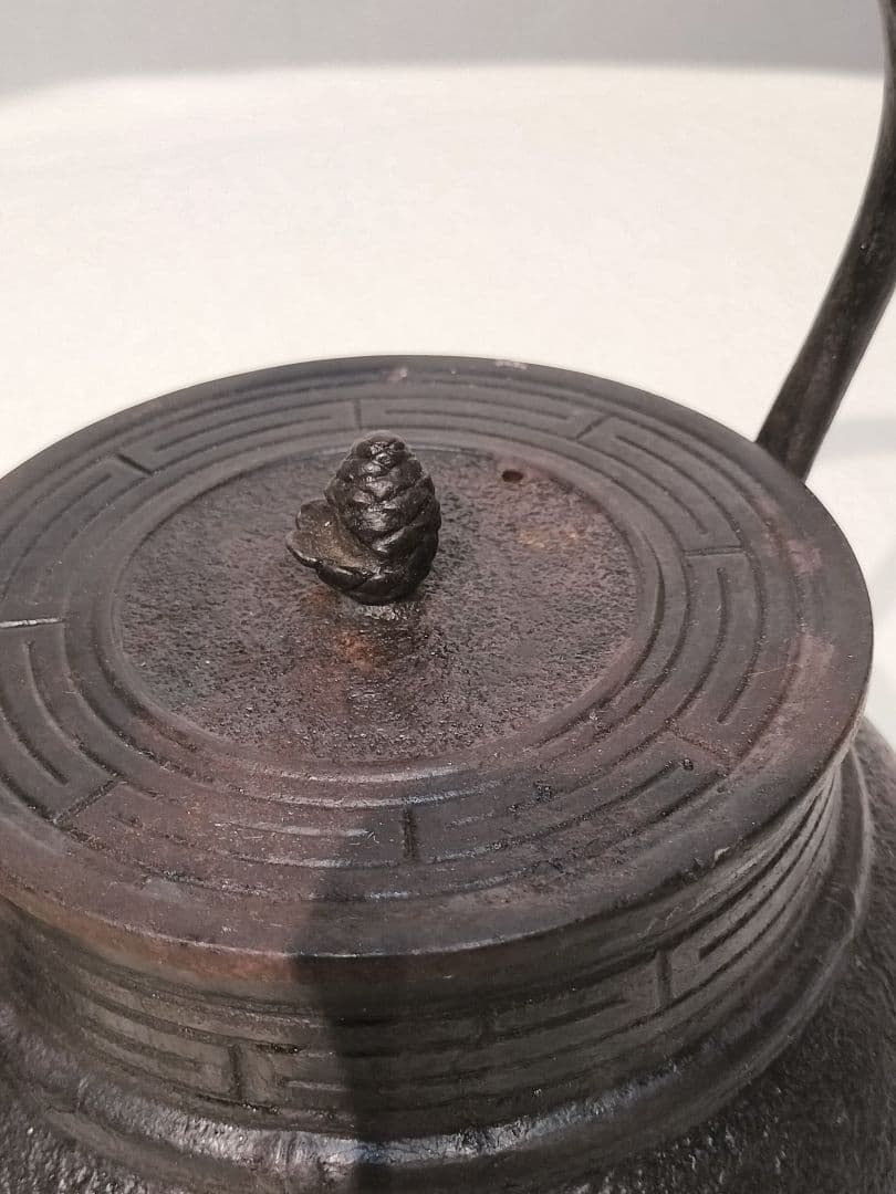 南部鉄器　鉄瓶　２リットル　２０００ml 伝統工芸　日本製　大容量　笹模様