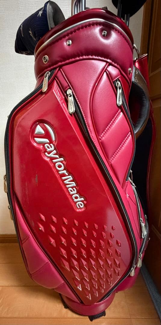 TaylorMade 赤 キャディバッグ　TB647