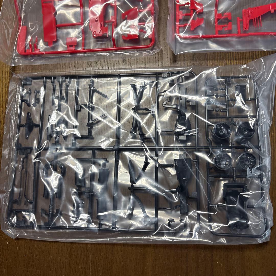 タミヤ　プラモデル　1/20 フェラーリ SF70H レッドブル　RB6 など