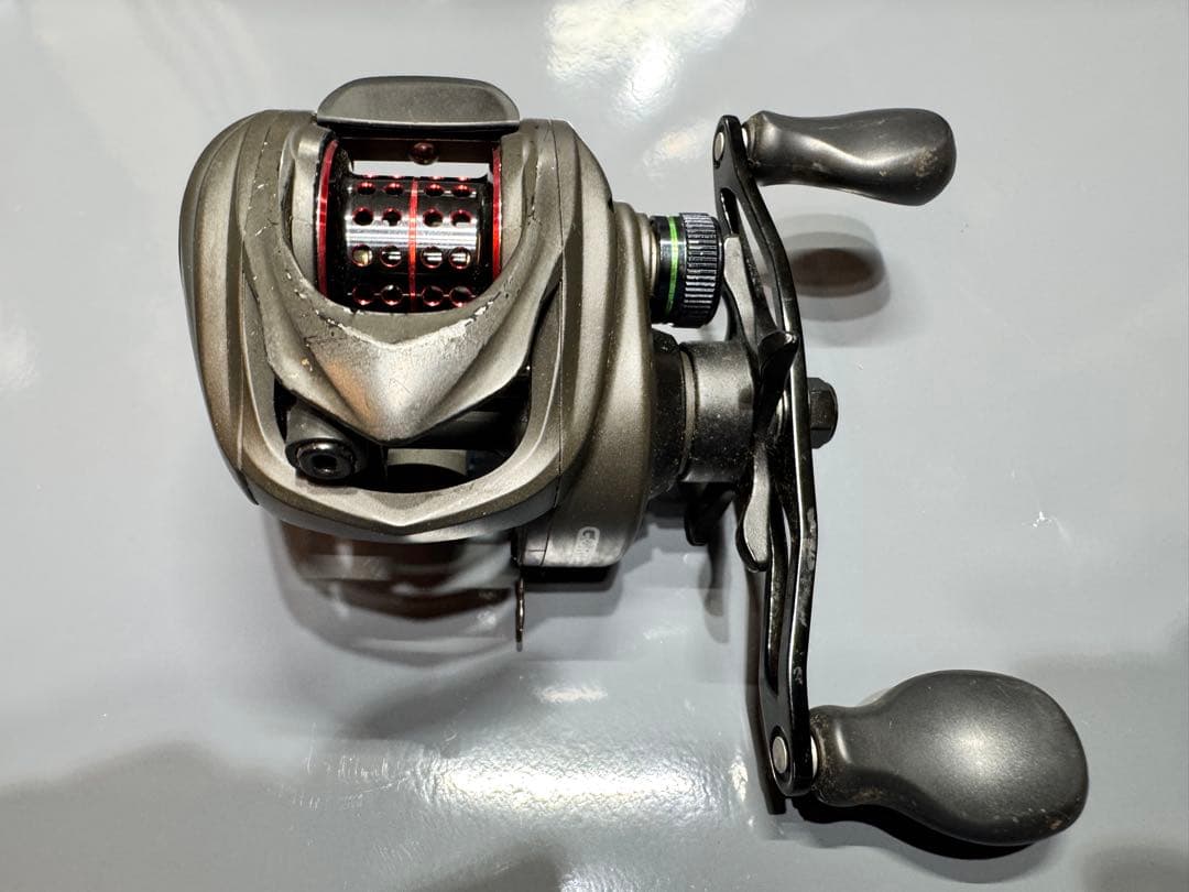 G-nisu【ゴライアス】左巻き8:1 替スプール付き　ジーニアス