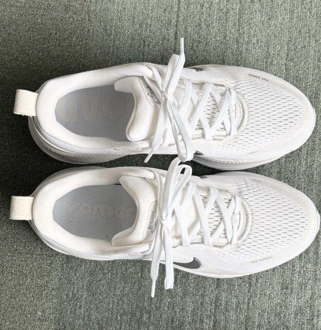 ナイキ ボメロ 18 W ホワイト HM6804-104（26.5cm）