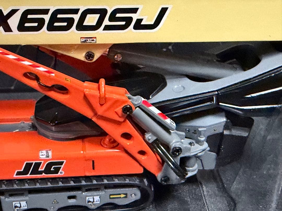 【新品未使用】 JLG X660SJ ブームリフト：建機 スケールモデル1/32
