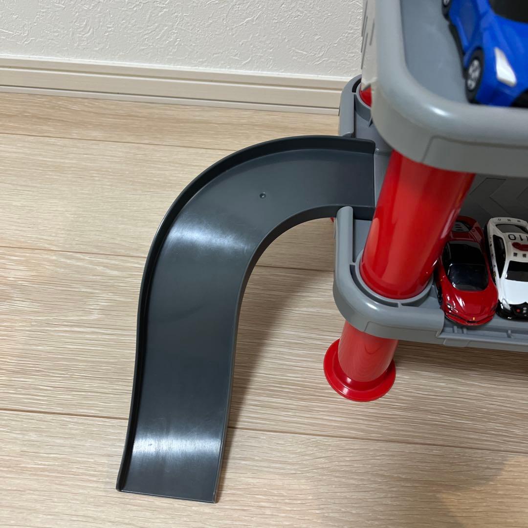 2WAYでなが～くあそべる はじめてトミカ ちゅうしゃじょうセット　車12台