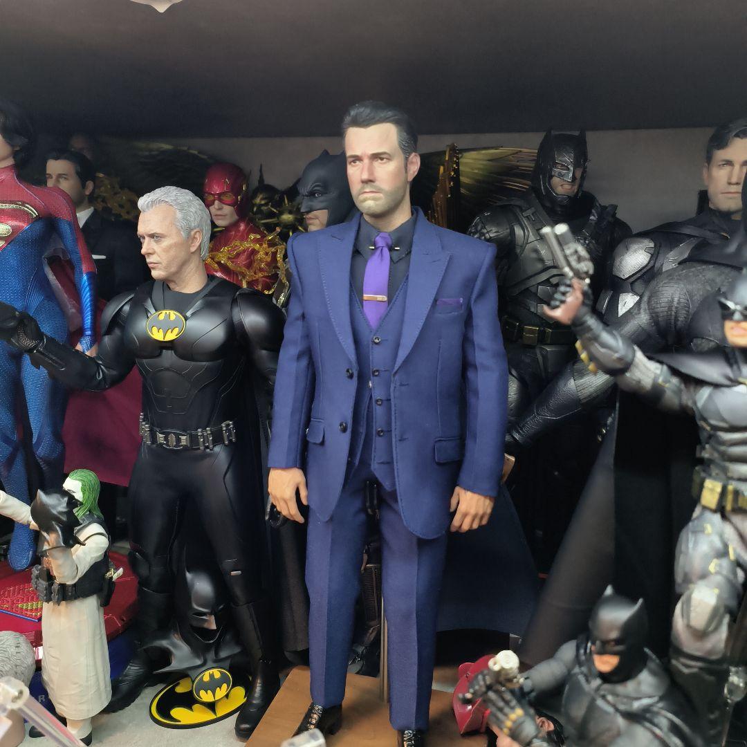 バットマン（ブルース・ウェイン）フィギュア カスタムスーツ