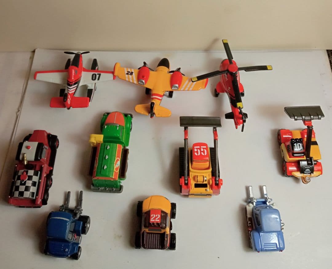 トミカディズニープレーンズ10台