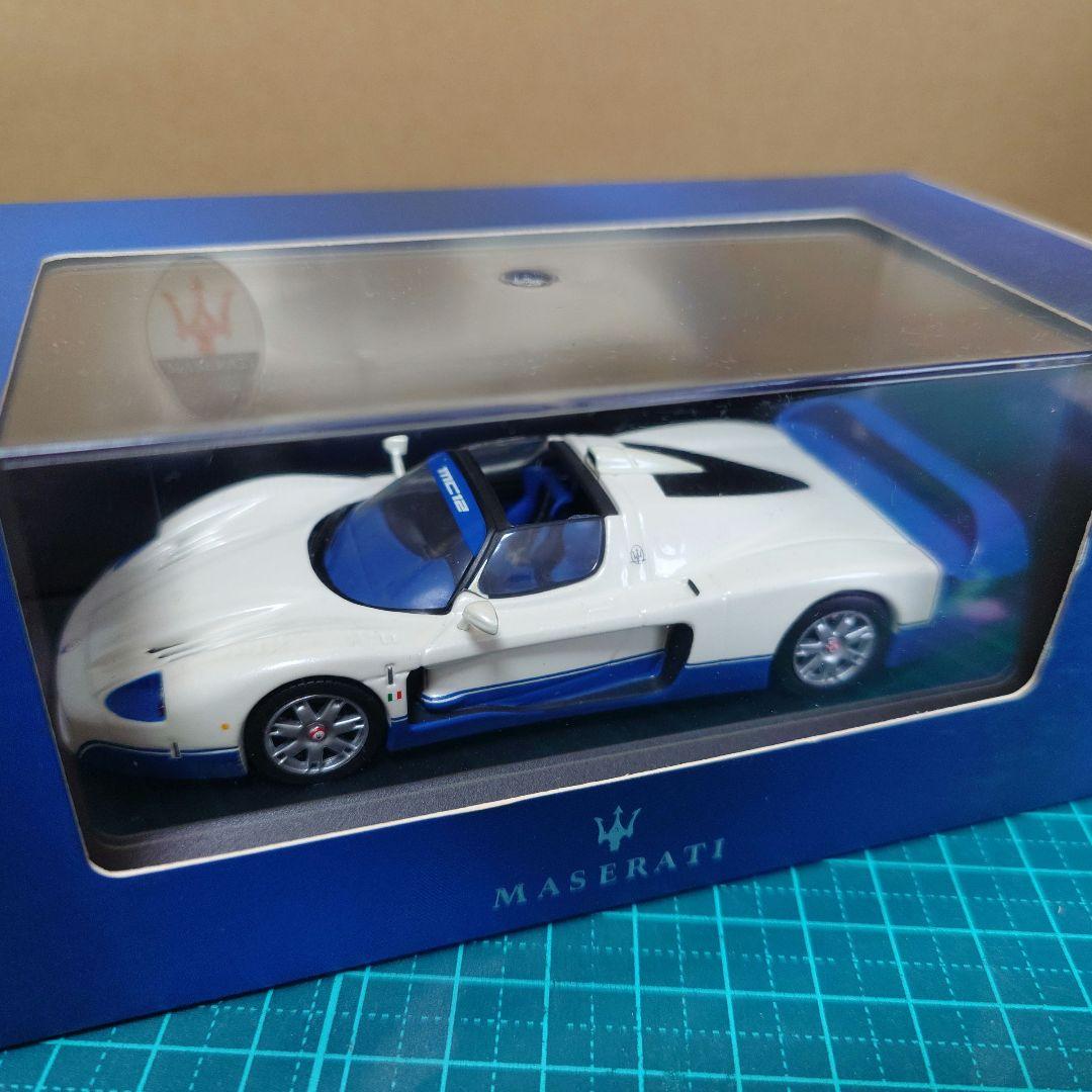 Maserati ミニカー 2個セット ホワイト/ブルー