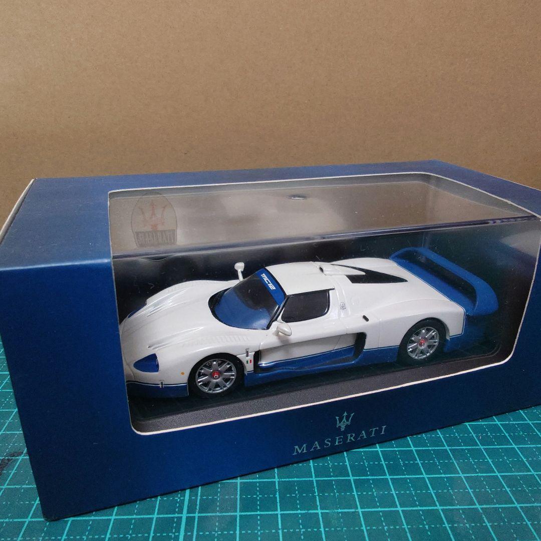 Maserati ミニカー 2個セット ホワイト/ブルー