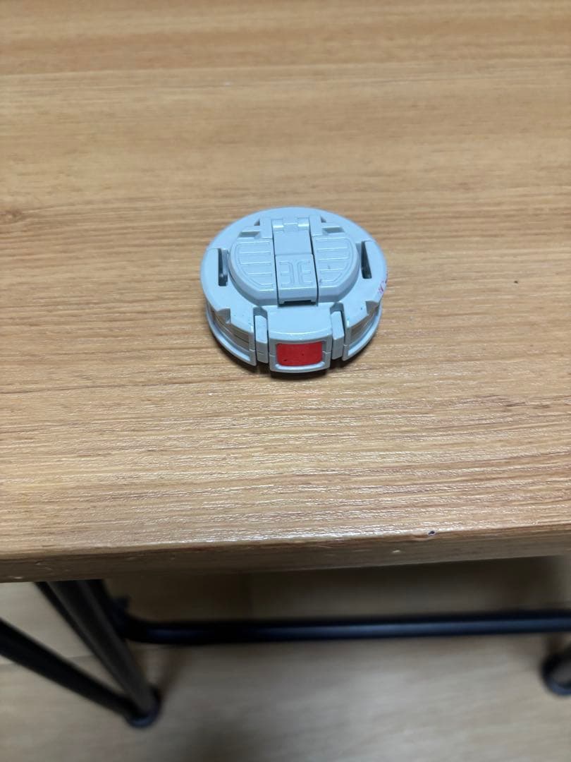 グレーのボタン付きおもちゃアクセサリー ガオレンジャー