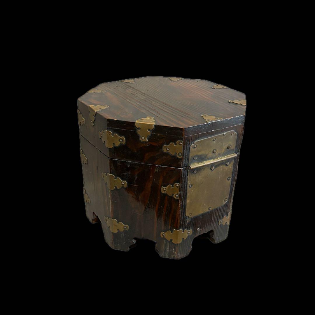 李朝家具 時代八角箱 内側紙張仕上