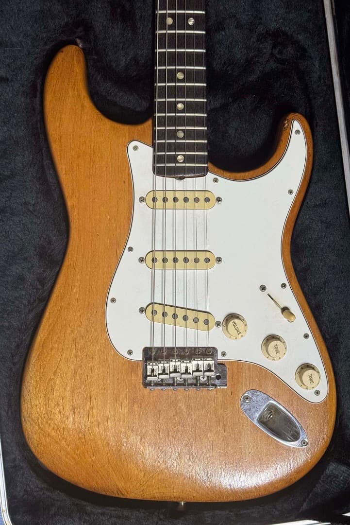 Fender Strato 1968年 元はオリンピックホワイト リフィニッシュ