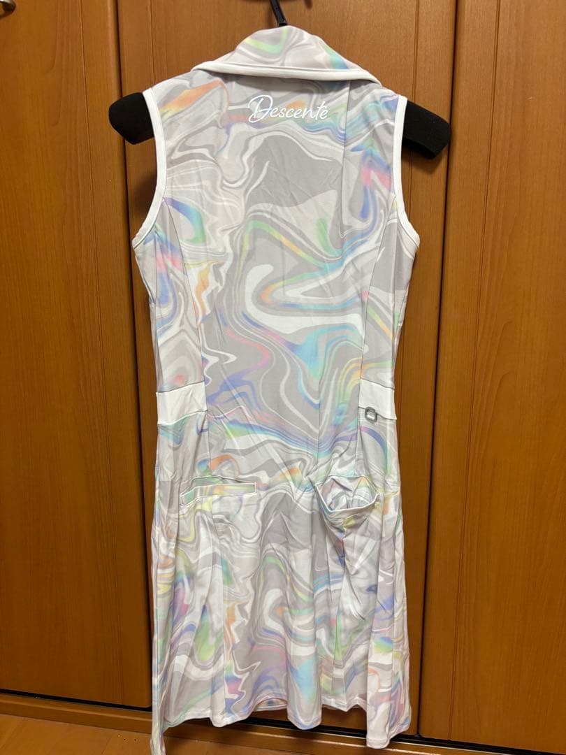 Descente ゴルフ ワンピース スリーブレス　タグ付き