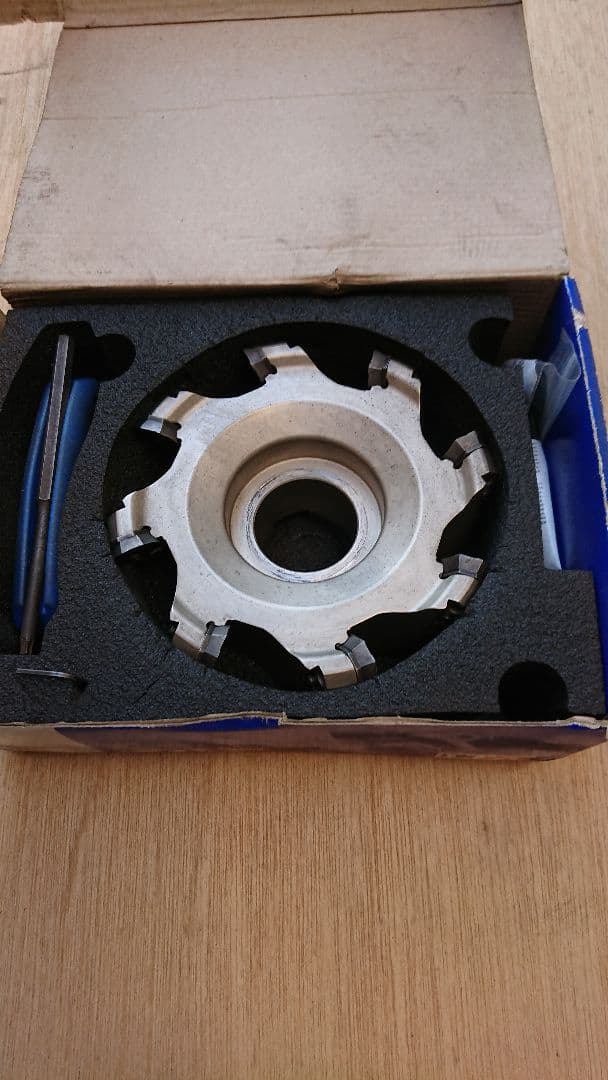 イスカル (ISCAR) フライスカッター+チップ12枚