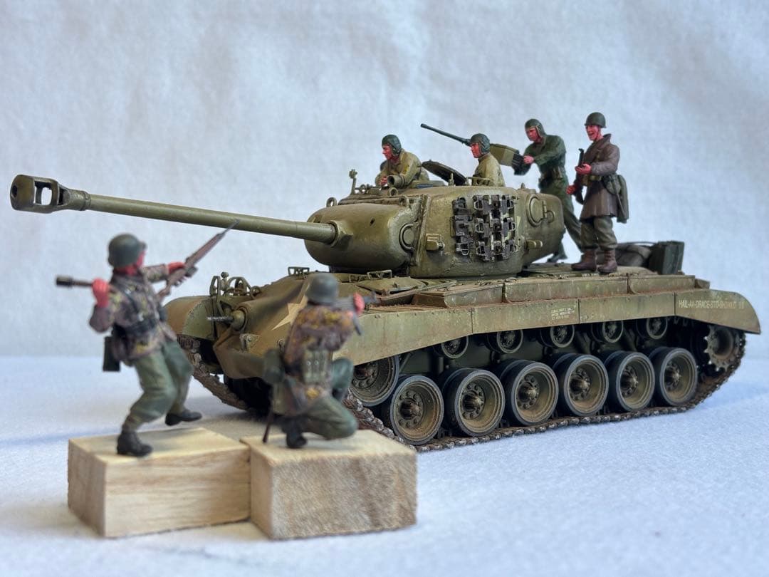 １／３５アメリカ軍M２６パーシング戦車プラモデル完成品