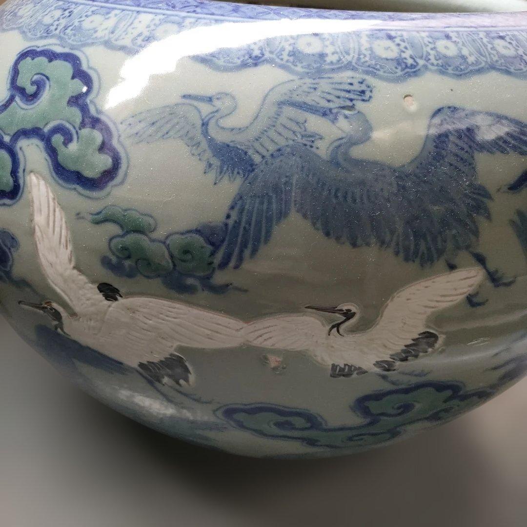 青白い雲模様の陶器火鉢　白鳥　丹頂鶴