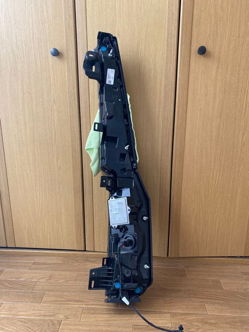 エスカレード純正左テールライト