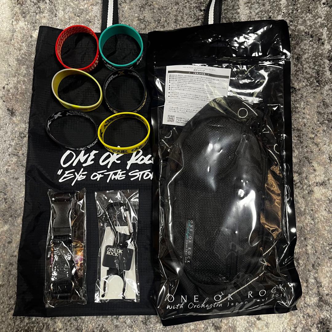 【新品未使用】ONE OK ROCK ボディバッグ 2018 など10点セット