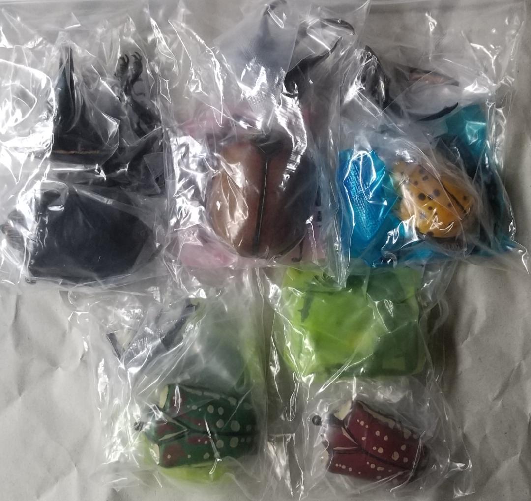 ガシャポン　いきもの大図鑑　かぶとむし くわがた かまきり サソリ　セット