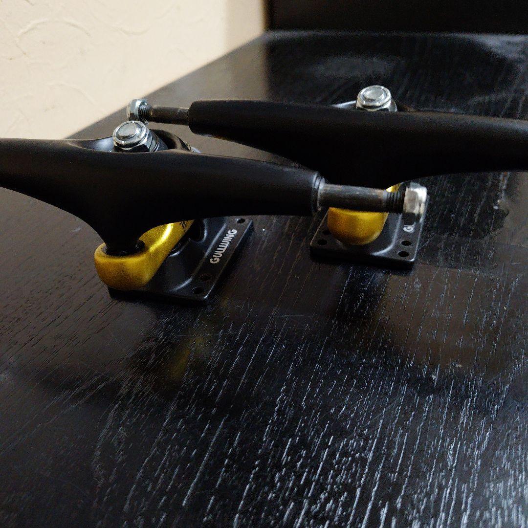 スケートボードトラック