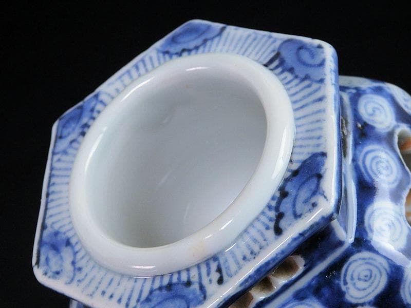 古伊万里　染付　壺型透かし 渦巻の図　六角　盃台　E471AS-CGm