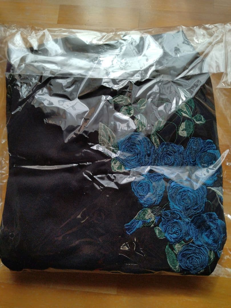 【Ado×HARE/UNISEX】サイドレースアップローズ刺繍スウェット