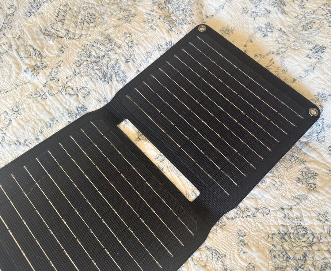 40W フレキシブル ソーラーチャージャー